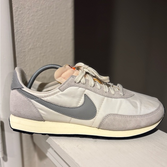 Nike Waffle Trainer 2 SE Shoes Mens Size 10 Sail Light Bone Sneakers DM0180-100 - Picture 2 of 10